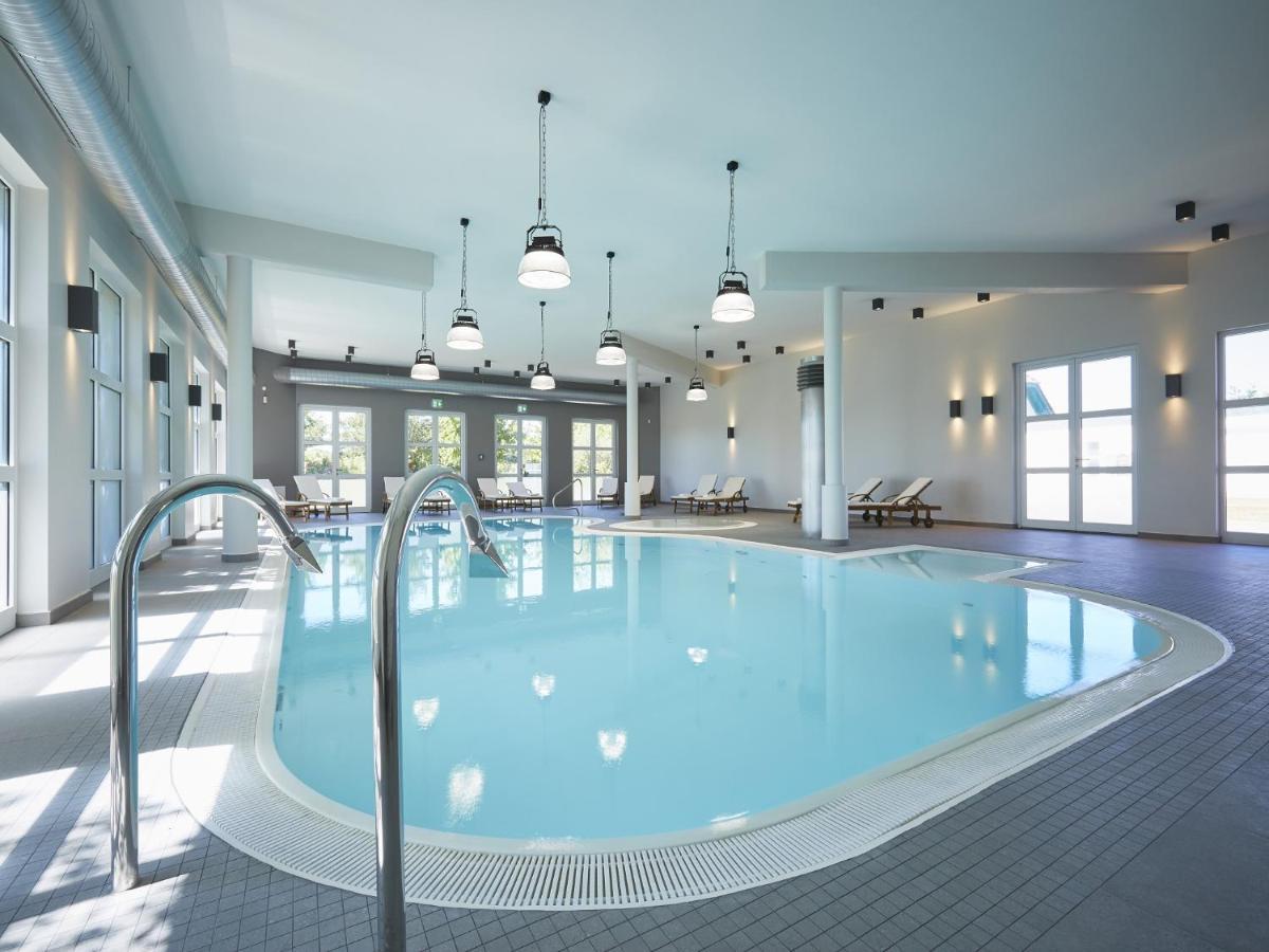 Reetland Am Meer - Premium Reetdachvilla Mit 3 Schlafzimmern, Sauna Und Kamin E05 Dranske Εξωτερικό φωτογραφία